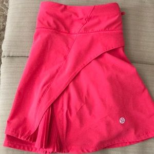 Lululemon Atletica Play off the Pleats. Size 8 Reg